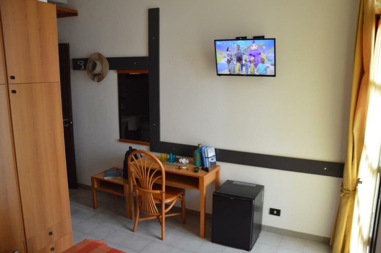 Hotel La Caletta Торре-дей-Корсари Экстерьер фото