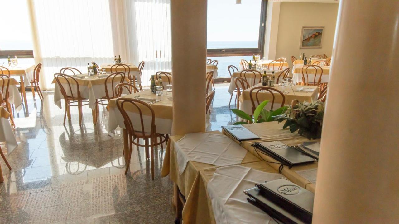 Hotel La Caletta Торре-дей-Корсари Экстерьер фото